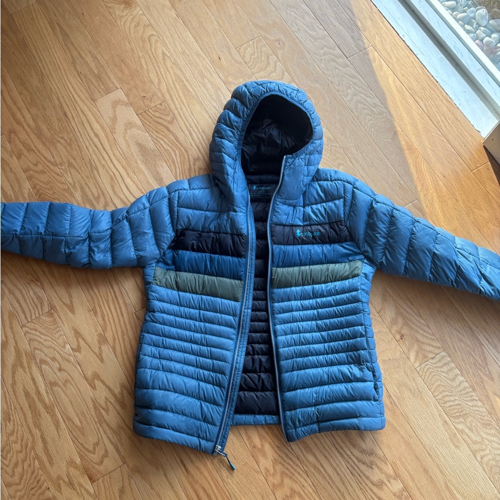Women’s Cotopaxi insulated hooded jacket